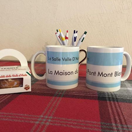 La Maison Du Pont Mont Blanc 2 La Salle Esterno foto