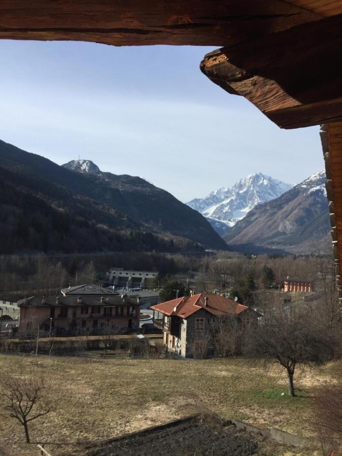 La Maison Du Pont Mont Blanc 2 La Salle Esterno foto