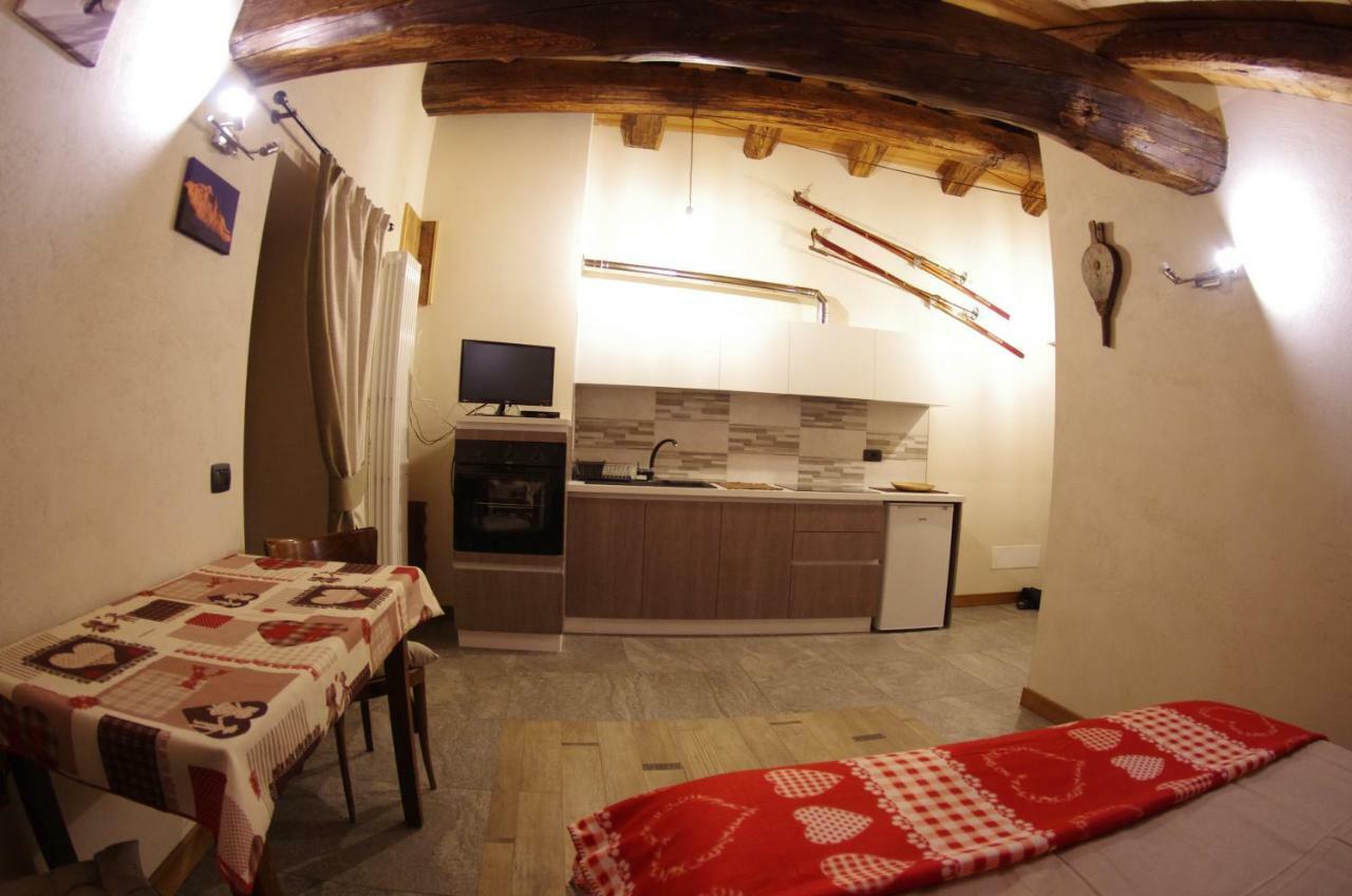 La Maison Du Pont Mont Blanc 2 La Salle Esterno foto