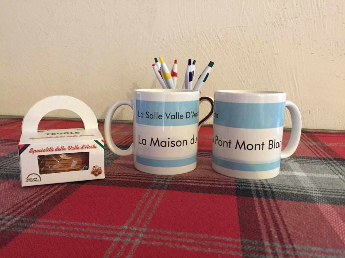 La Maison Du Pont Mont Blanc 2 La Salle Esterno foto