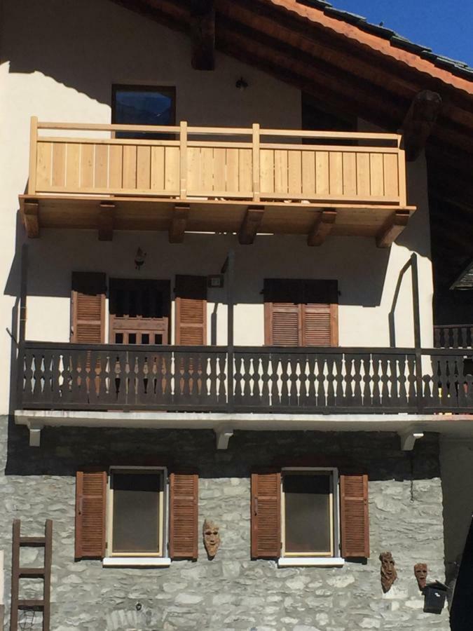 La Maison Du Pont Mont Blanc 2 La Salle Esterno foto